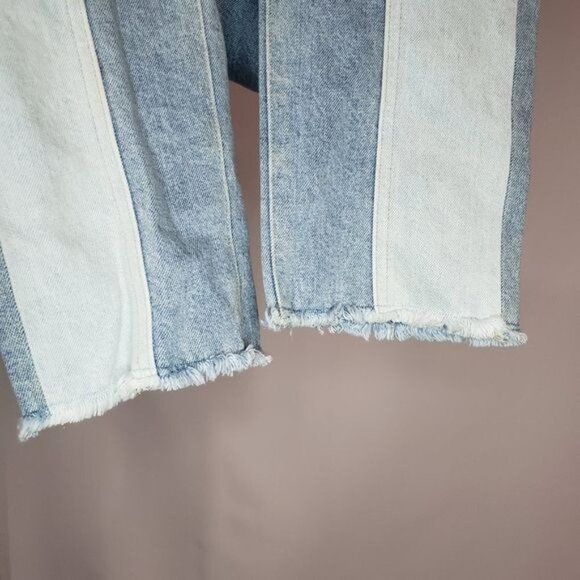 NWT AG Isabelle Paneled Straight Jeans in Infamous Size 27 - Picture 15 of 15